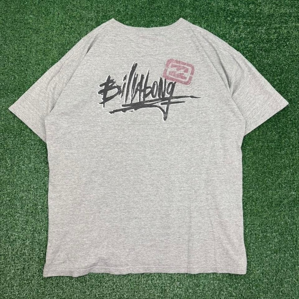 Vintage Surfwear Grey Billabong graphic tee with Y2K design